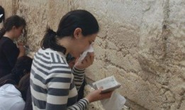 娱乐吃瓜君有病么